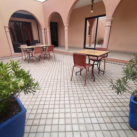 Riad Zagora, 8 Au Village Naturiste Couple Only