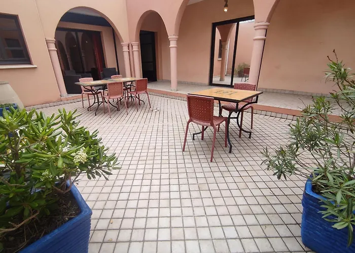 Riad Zagora, 8 Au Village Naturiste Couple Only